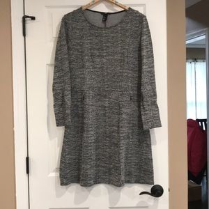 Sweater dress with pockets!
